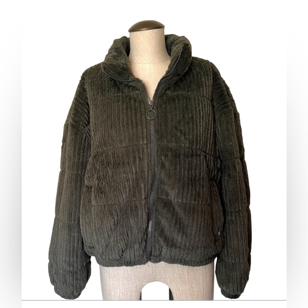 The American Outdoorsman Olive Green Soft Puffer Jacket | Womens LARGE NWOT